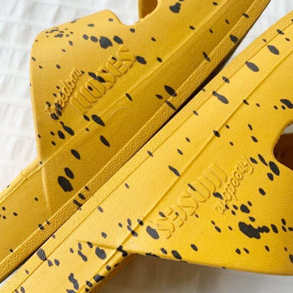 Freedom Moses Slides Sandals • 35 / 36 (Women’s 5/6) - Picture 5 of 8